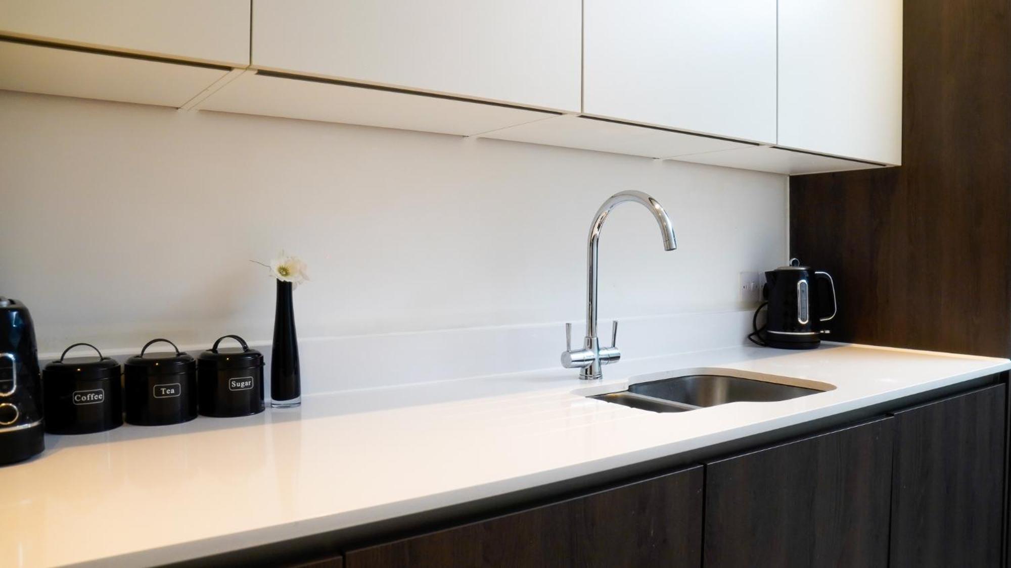 Manchester City Centre Apt With Balcony & Free Parking - Including Free 1-Hour Early Check-In For Bookings In June, Justeat Voucher For 2-Night Stays Minimum! Eksteriør billede