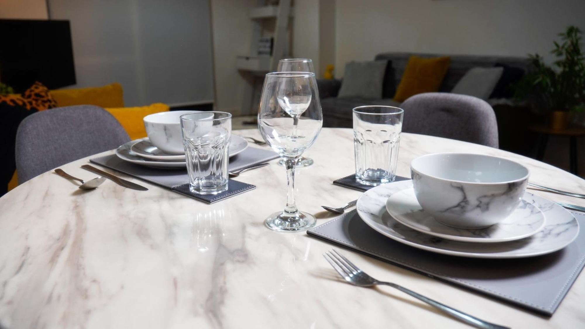 Manchester City Centre Apt With Balcony & Free Parking - Including Free 1-Hour Early Check-In For Bookings In June, Justeat Voucher For 2-Night Stays Minimum! Eksteriør billede