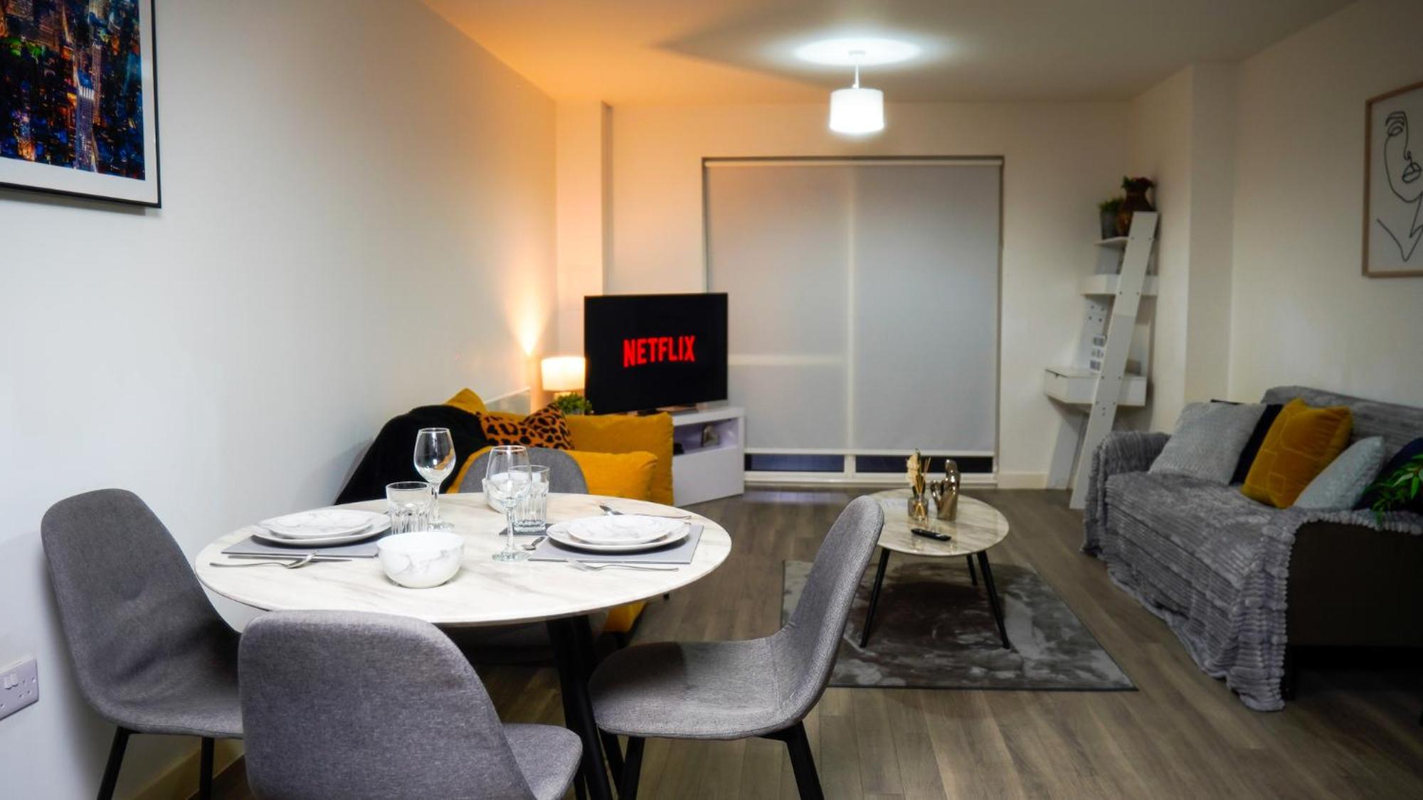 Manchester City Centre Apt With Balcony & Free Parking - Including Free 1-Hour Early Check-In For Bookings In June, Justeat Voucher For 2-Night Stays Minimum! Eksteriør billede