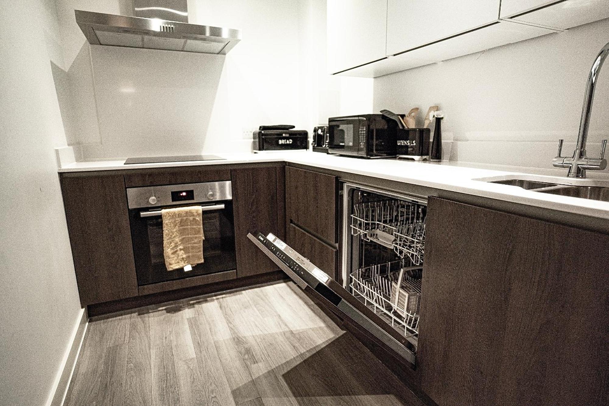 Manchester City Centre Apt With Balcony & Free Parking - Including Free 1-Hour Early Check-In For Bookings In June, Justeat Voucher For 2-Night Stays Minimum! Eksteriør billede